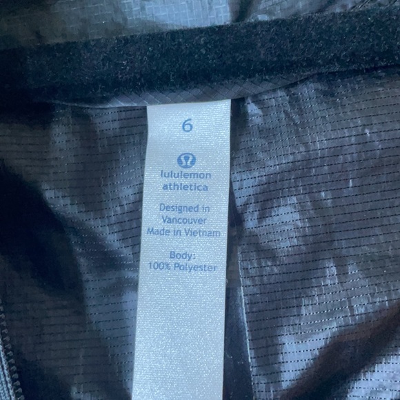 Lululemon run with it jacket - Picture 2 of 4